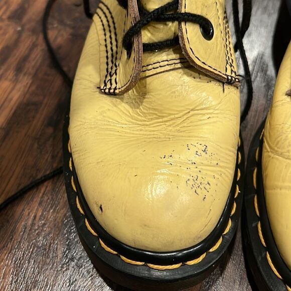VTG Made in England Doc Marten boots 20 hole boots. Size 6 in GUC for age yellow - Picture 4 of 14